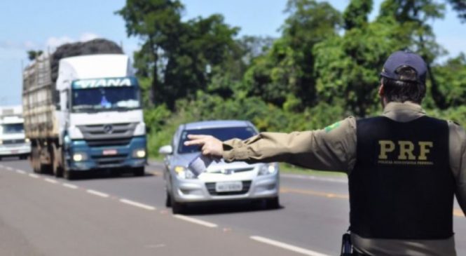 PRF restringe trânsito de veículos de carga em feriados