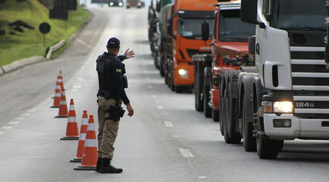 Contran altera regra sobre autorização especial de trânsito para veículos de carga