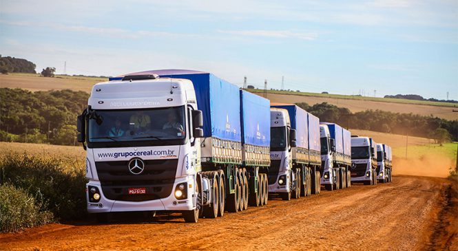 Mercedes-Benz expõe caminhões e veículos comerciais leves na AgroBrasília