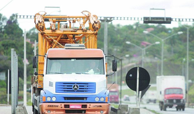 Falha em balanças gera multa para caminhoneiros