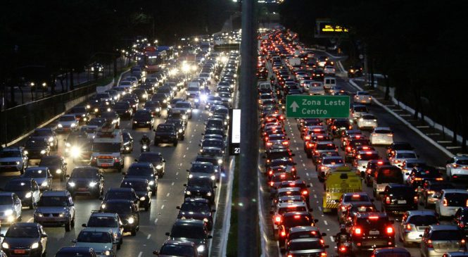 Veja os melhores horários para viajar no feriado de Corpus Christi em SP