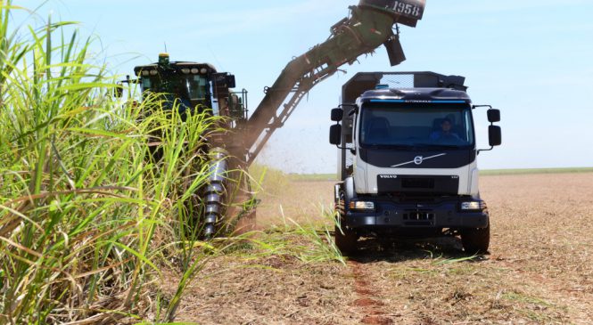 Volvo apresenta primeiro caminhão autônomo do Brasil