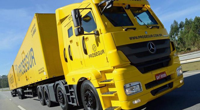 Mercedes-Benz começa a vender caminhão extrapesado blindado