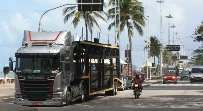 Protesto de caminhoneiros completa 10 dias na orla de Boa Viagem