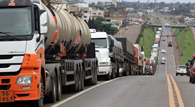 Veja onde acontecem protestos de caminhoneiros contra alta do diesel