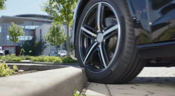 Atritos contra o meio-fio podem reduzir a vida útil do pneu