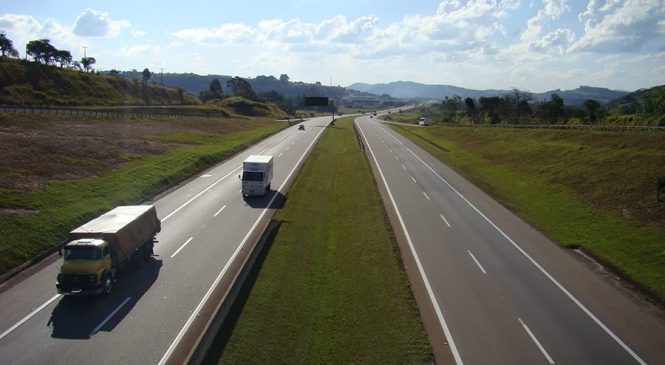 Não dar seta e dormir ao volante estão entre as principais causas de acidentes na Fernão Dias