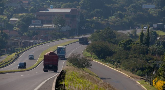 Daer institui novas normas para transporte de cargas em rodovias do RS