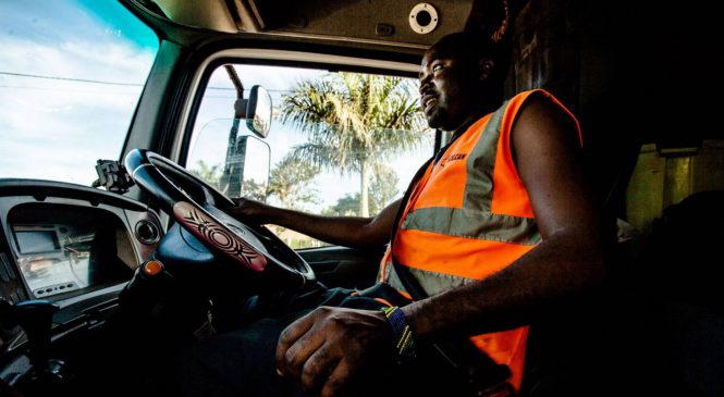 Tudo que poderia acontecer a você se fosse um caminhoneiro na África