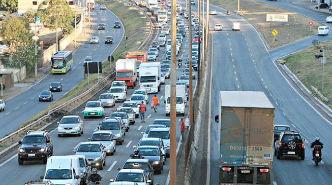 Restrição a veículos pesados no Anel Rodoviário deve começar até março, diz PBH