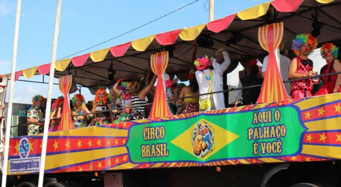 Caminhão ‘Circo Brasil’ é eleito o mais estranho do Corso; veja ganhadores