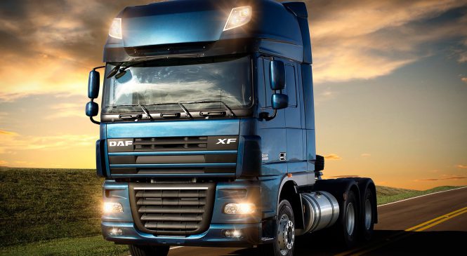 DAF Caminhões Brasil participa da 20ª TranspoSul com XF105 Green Metallic e CF85 Iron Gray