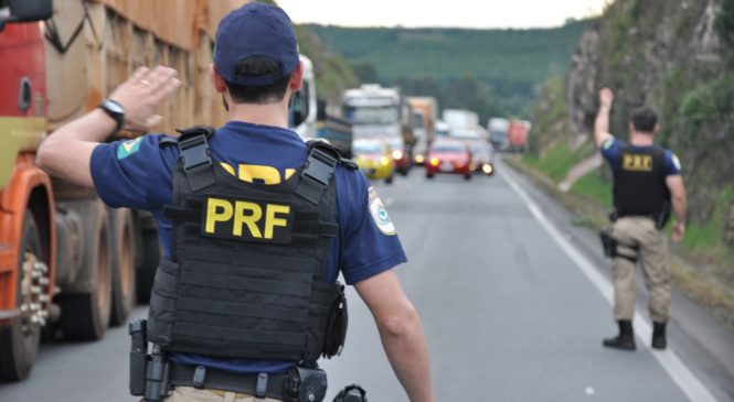 Polícia volta a fiscalizar horário de descanso de caminhoneiros nas rodovias