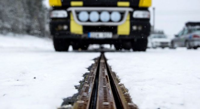 Estrada eletrificada é inaugurada na Suécia