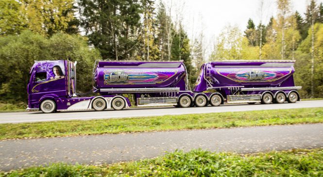 Actros de sonho das estradas da Finlândia