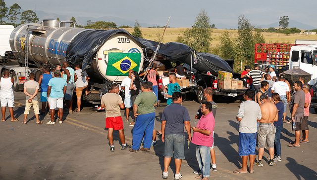 “Forte crise de representatividade explica persistência da greve”, diz especialista