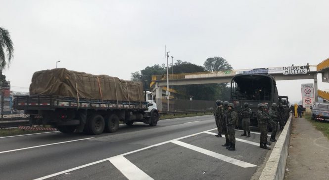 Greve de caminhoneiros entra no 10º dia; forças de segurança fazem ação contra manifestantes