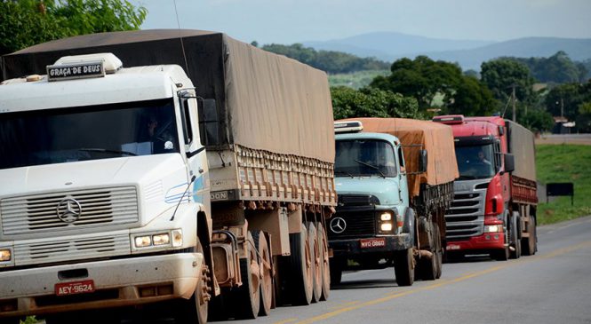 Projeto que regula preço mínimo do frete leva em conta valor do diesel e dos pedágios