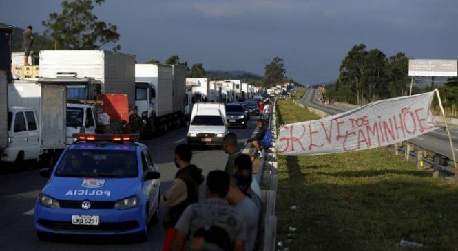 Líder dos caminhoneiros diz que greve só será suspensa com fim do PIS/Cofins sobre diesel