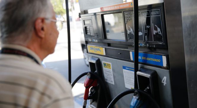 Preço médio da gasolina cai pela terceira semana no país, diz ANP