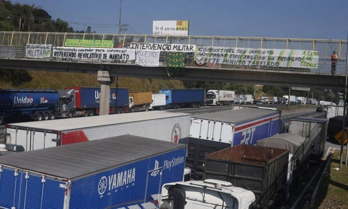 Caminhoneiros fecham acordo com setor de grãos para definir valor do frete