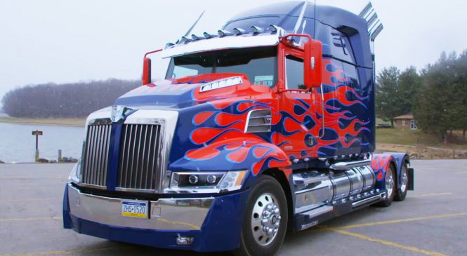 Réplica do Optimus Prime: completa e com detalhes incríveis, é a primeira criada por um fã de Transformers