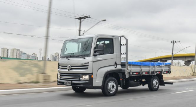 Novo caminhão Delivery sai com implemento de fábrica