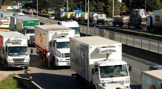 Congresso vota textos do pacote dos caminhoneiros