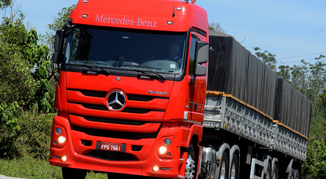 Vendas do Mercedes-Benz Actros 2651 crescem 350% no acumulado do ano