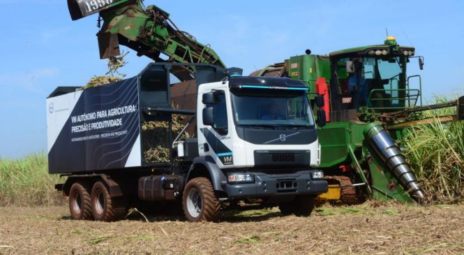 Volvo entrega caminhões autônomos para usina paranaense