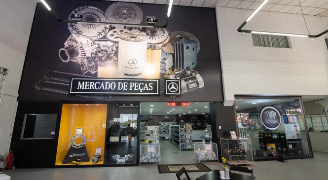 Mercedes-Benz lança conceito inovador de autoatendimento para venda de peças em concessionários