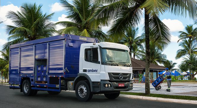 Mercedes-Benz e Cervejaria Ambev anunciam parceria de 228 caminhões