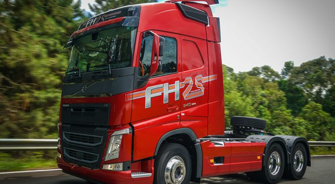 Volvo contrata funcionários para aumentar produção do caminhão FH