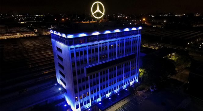 Mercedes-Benz do Brasil ganha iluminação azul em novembro