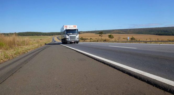 Fux suspende multa a transportadoras que não cumprirem tabela de frete