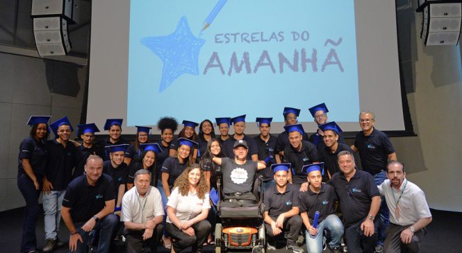 Mercedes-Benz realiza formatura de mais uma turma do “Estrelas do Amanhã”.