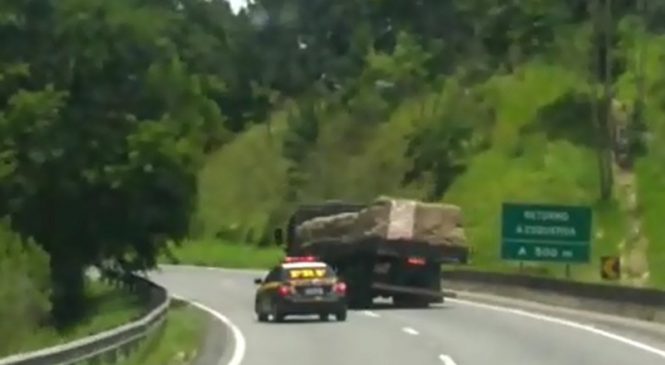 Após 63 km de fuga e tiros, PRF prende caminhoneiro que dirigia sob efeito de cocaína