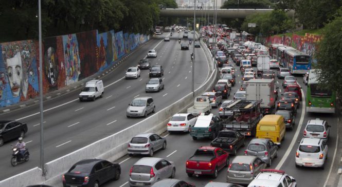 Rodízio de veículos permanece suspenso por mais sete dias