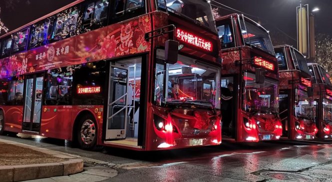 A maior frota elétrica de ônibus de dois andares no mundo