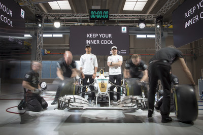 Hamilton e Bottas mantêm a cabeça fria no lançamento global do PETRONAS Syntium com a tecnologia °CoolTech™ em Turim