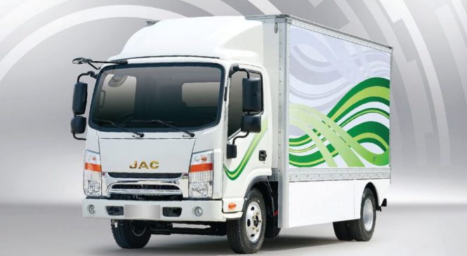 JAC Motors lança primeiro caminhão 100% elétrico da marca no Brasil