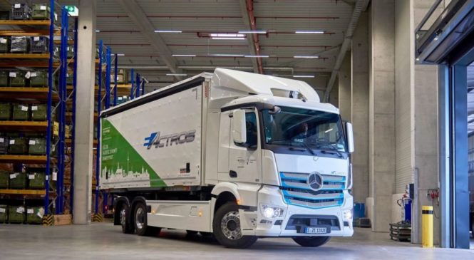 Mais um Mercedes-Benz eActros em ação