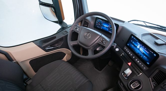 Inédita cabina do Novo Actros proporciona uma nova experiência de interatividade e conforto ao motorista