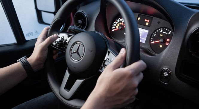 Mercedes-Benz é inovadora e líder absoluta em tecnologia de segurança