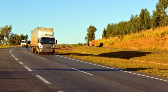 Setembro chegou e com ele o licenciamento dos caminhões