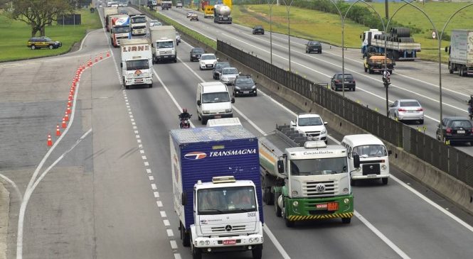 Após exame toxicológico obrigatório, habilitações para caminhoneiros e motoristas de ônibus caíram 18%