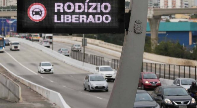 Rodízio de veículos será suspenso em São Paulo nesta sexta-feira (15)