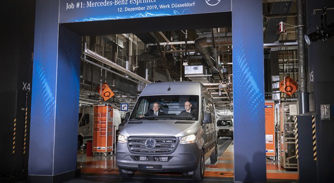 Fábrica da Mercedes-Benz em Dusseldorf  celebra o início de produção da Sprinter elétrica