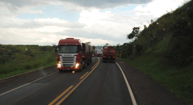 ANTT e CNT assinam acordo para melhorias no setor de transporte de cargas