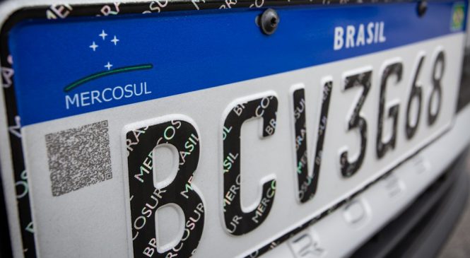 Placas do Mercosul entram em vigor em todo o Brasil nesta sexta; veja preços